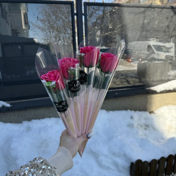 Martisor Trandafir OFERTA 2+1