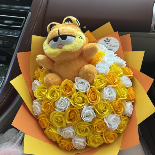 Buchet Trandafiri Sapun Cu Garfield