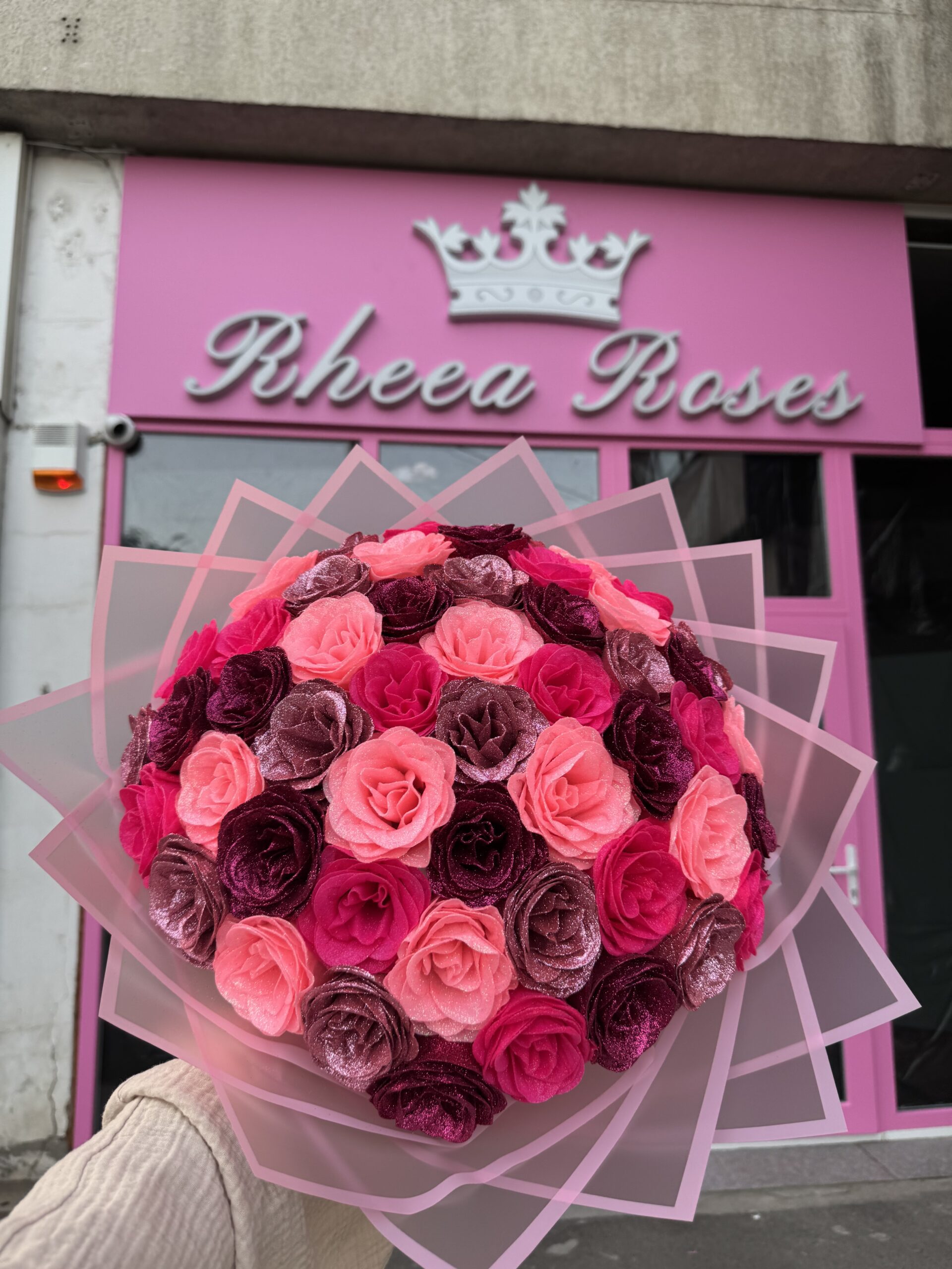 buchet 51 trandafiri sclipici roz